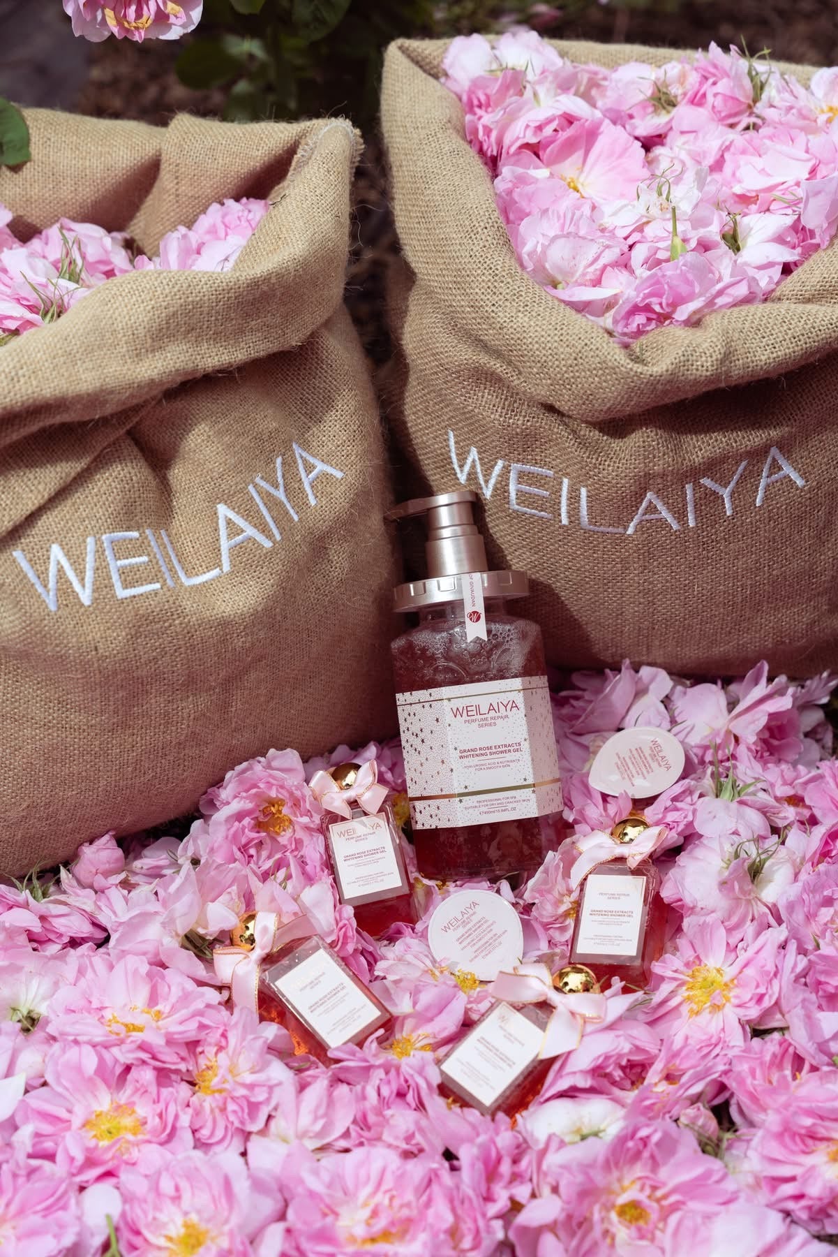 WEILAIYA - GRAND ROSE EXTRACTS WHITENING & NIACINAMIDE SHOWER GEL (450ml) image 0